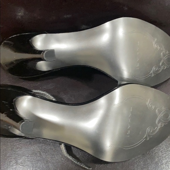 Tahari 3” heel slippers with strap - Picture 3 of 4